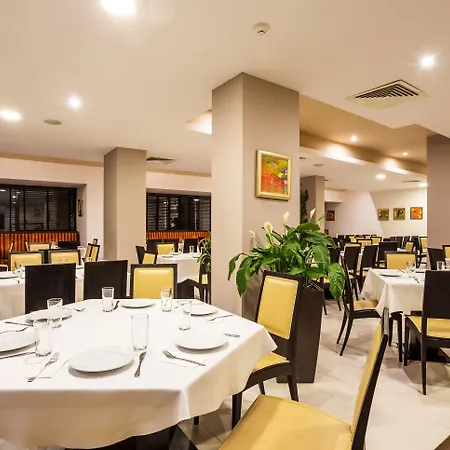 佩伦洛奇酒店 4*